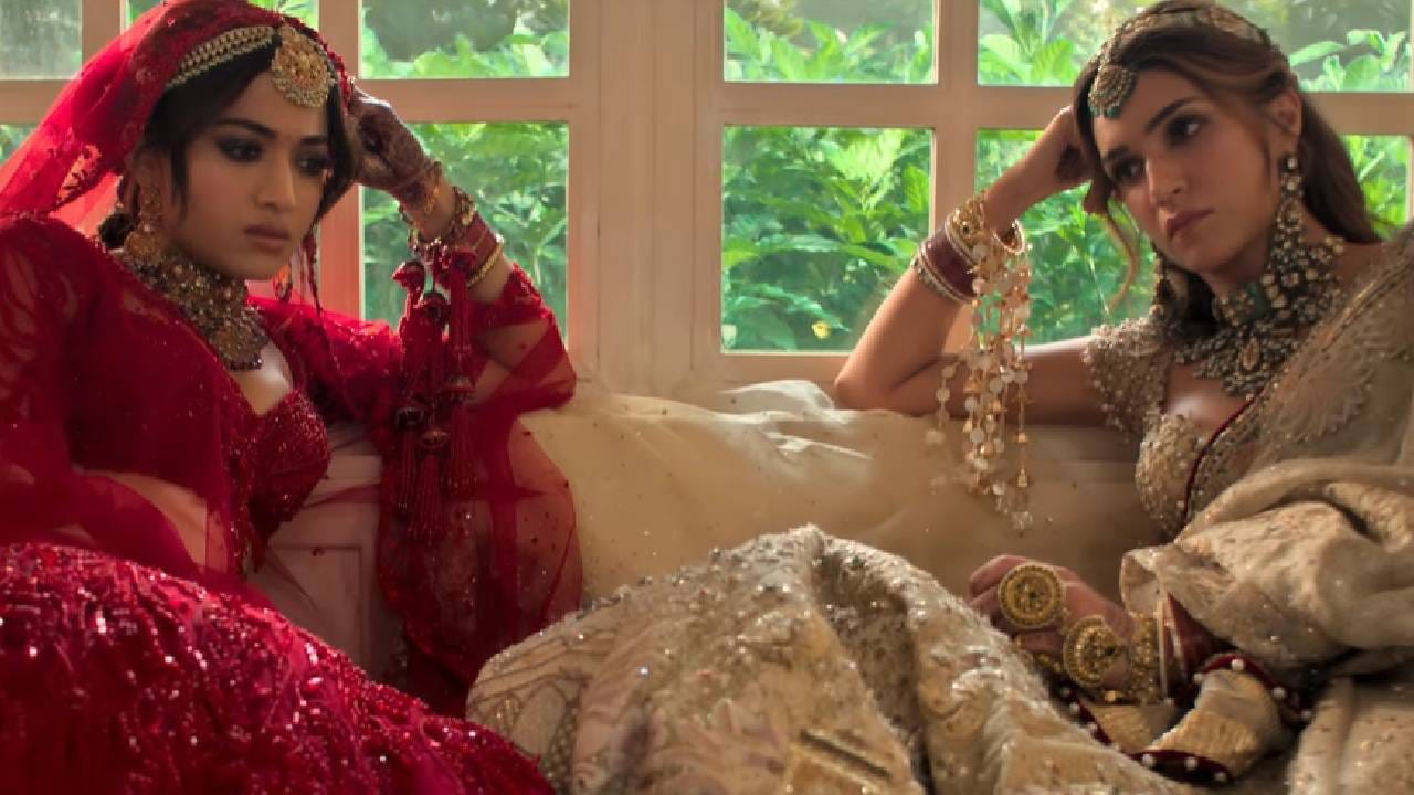 'कॉकेटल 2'चा आतापर्यंतचा भारतातील कमाईचा आकडा 60.90 कोटी रुपयांवर पोहोचला आहे. या चित्रपटाने पहिल्या दिवशी 13.50 कोटी रुपये, दुसऱ्या दिवशी 16.25 कोटी रुपये, तिसऱ्या दिवशी 17.75 कोटी रुपये, चौथ्या दिवशी 6.75 कोटी रुपये, पाचव्या दिवशी 6.65 कोटी रुपये कमावले आहेत. 
