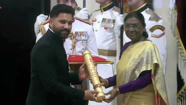 Rohit Sharma: 19 वर्षापूर्वीचा तो दिवस, आणि... पद्मश्री पुरस्कार मिळताच रोहित शर्मा भावुक