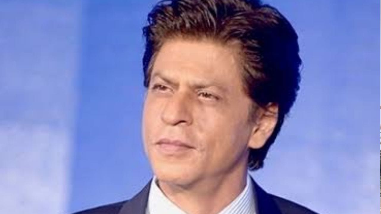 सूत्रांनुसार, दुबईतील एका हाय-प्रोफाईल लग्नात परफॉर्म करण्यासाठी शाहरुख खानला अंदाजे 8 कोटी रुपये देण्यात आले होते. शाहरुखच्या जवळच्या एका सूत्राच्या मते, त्याच्या व्यस्त जीवनशैलीमुळे तो फारशा लग्नांना उपस्थित राहत नाही. परिणामी, एसआरके वर्षभरात केवळ निवडक काही लग्नांनाच उपस्थित राहू शकतो.