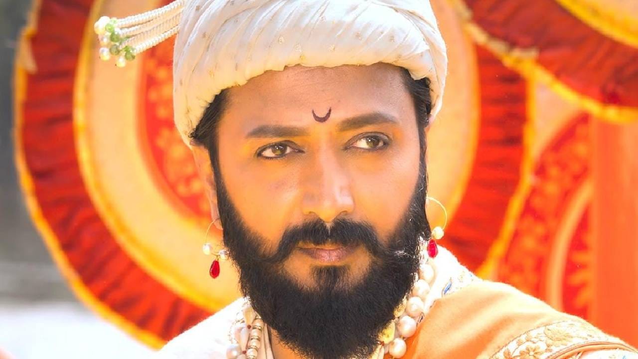 महिना उलटूनही 'राजा शिवाजी' या चित्रपटाच्या कलेक्शनला अद्याप ब्रेक लागलेला नाही. याचा अंदाज प्रदर्शनाच्या 33 व्या दिवशी झालेल्या कमाईवरून सहज लावला जाऊ शकतो. हा चित्रपट 1 मे 2026 रोजी थिएटर्समध्ये प्रदर्शित झाला होता. सॅकनिल्कने दिलेल्या वृत्तानुसार, 33 व्या दिवशी या चित्रपटाने जवळपास 30 लाख रुपयांचा गल्ला जमवला आहे. 
