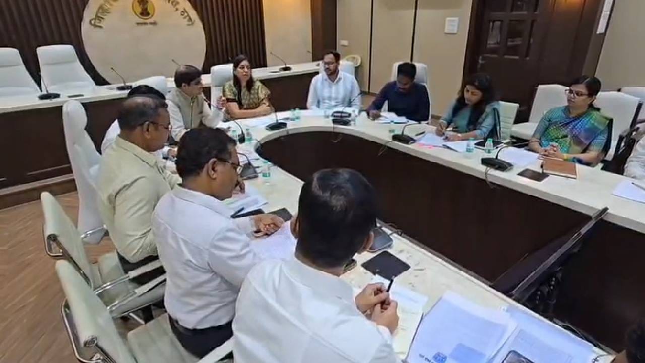 बेकायदा गौण खनिज उपसणाऱ्यांसाठी ‘कारवाईचा खड्डा’ , विभागीय आयुक्त रूबल अग्रवाल आक्रमक बेकायदा गौण खनिज उपसणाऱ्यांसाठी ‘कारवाईचा खड्डा’ , विभागीय आयुक्त रूबल अग्रवाल आक्रमक