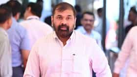 ठाकरे गटाची मोठी अडचण, सचिन अहिर अपात्र होणार नाहीत?.