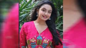 विक्की कौशलसोबत चमकली, 30 व्या वर्षीच आयुष्य संपवलं, कोण होती संचिता ?.