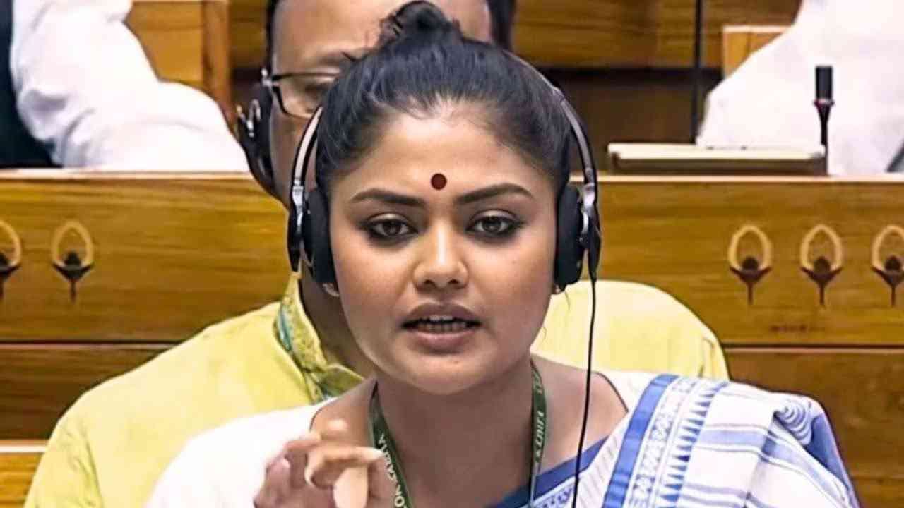 2024 साली लोकसभा निवडणुकीवेळी निवडणूक आयोगाला सादर केलेल्या प्रतिज्ञापत्रात सयानी घोष यांनी आपल्या संपत्तीचा खुलासा केला होता. त्यांनी दिलेल्या माहितीनुसार 35 हजार रुपये कॅश, HDFC Bank, UCO Bank, रेकरिंग डिपॉजिटमध्ये 10.25 लाख रुपये आहेत.