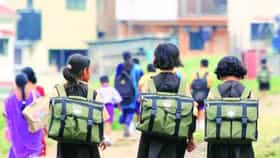 शाळेतून येत होता गुढ आवाज, जमीन खोदताच शिक्षक, मुलांना फुटला घाम