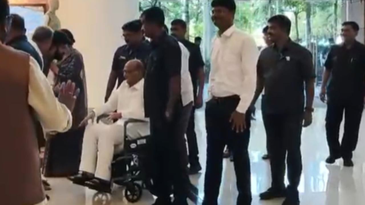 राष्ट्रवादी शरदचंद्र पवार पक्षाचे सर्वेसर्वा शरद पवार यांच्या कन्या आणि खासदार सुप्रिया सुळे यांची मुलगी रेवती सुळे यांचा विवाहसोहळा आज पार पडत आहे.