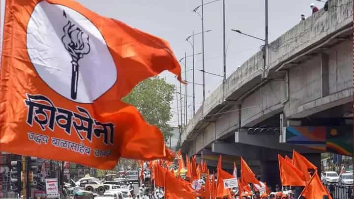 अखेर बड्या नेत्याने सांगितलंच; ठाकरेंच्या खासदार फुटीत भाजपतचा... पक्षफुटीचं मोठं कारण समोर अखेर बड्या नेत्याने सांगितलंच; ठाकरेंच्या खासदार फुटीत भाजपतचा... पक्षफुटीचं मोठं कारण समोर
