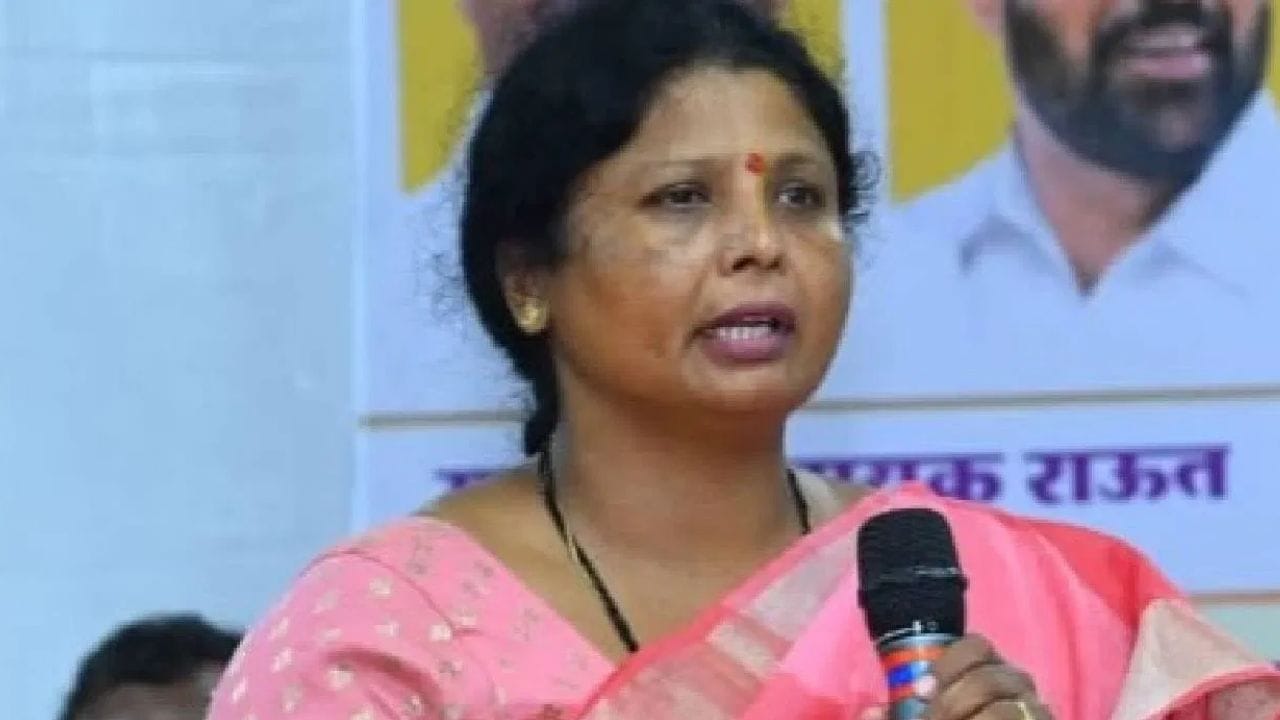ऑपरेशन टायगरसंदर्भात सुषमा अंधारेंचा खळबळजनक गौप्यस्फोट, कसं झालं, कधी ठरलं? म्हणाल्या चार महिन्यांपूर्वीच... ऑपरेशन टायगरसंदर्भात सुषमा अंधारेंचा खळबळजनक गौप्यस्फोट, कसं झालं, कधी ठरलं? म्हणाल्या चार महिन्यांपूर्वीच...