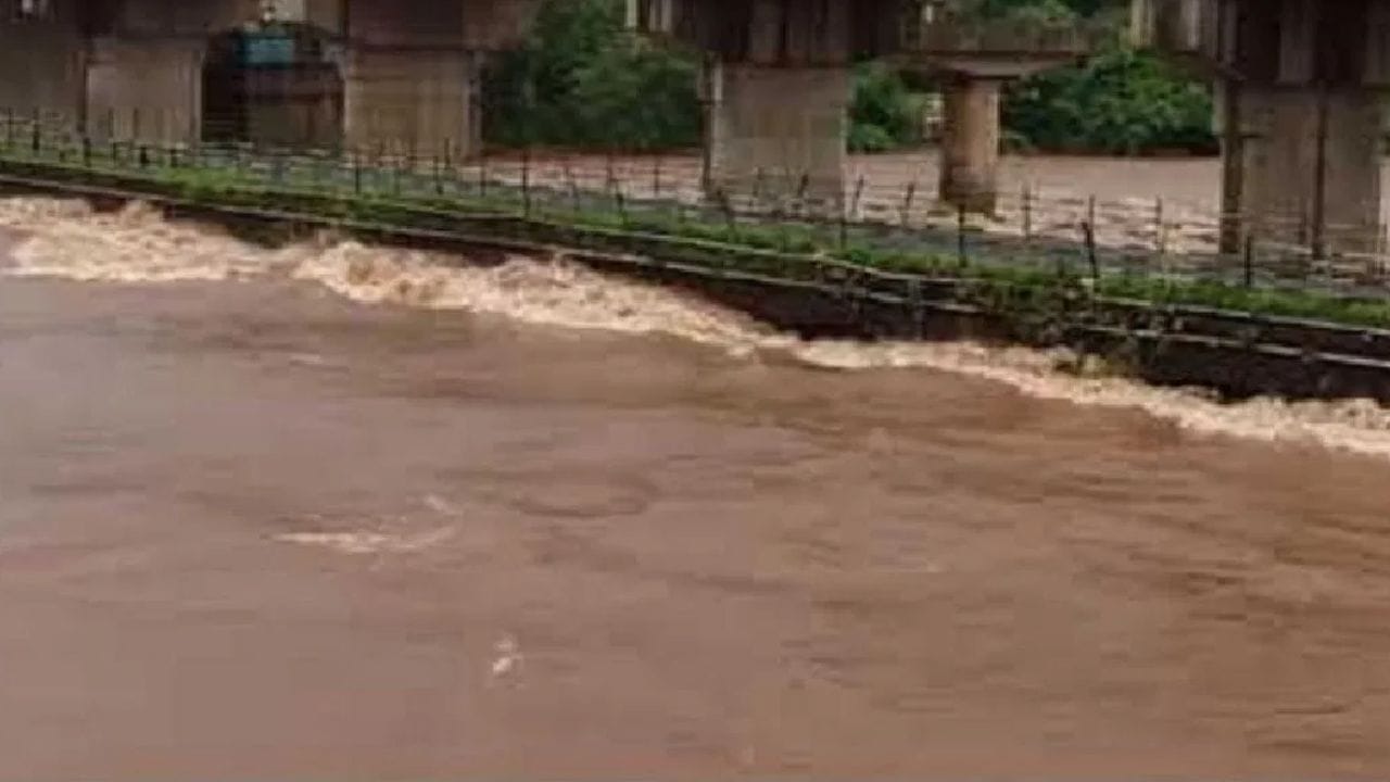 3 सख्ख्या भावांवर काळाचा घाला, पोहायला गेले अन्… जगबुडी नदीत