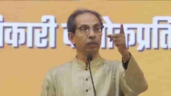 मोठी बातमी! ठाकरे गटाच्या बंडखोर खासदार प्रकरणात मोठा ट्विस्ट; अजूनही डाव उद्धव ठाकरेंच्याच हातात? गेम पलटणार