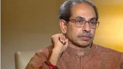 मोठी बातमी! ठाकरेंची साथ सोडणाऱ्या खासदाराला पहिला मोठा झटका, थेट..,