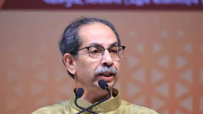 मोठी बातमी! पेच वाढला, बंडखोर खासदार अडचणीत? शिवसेना ठाकरे गटाने शेवटचा डाव टाकला