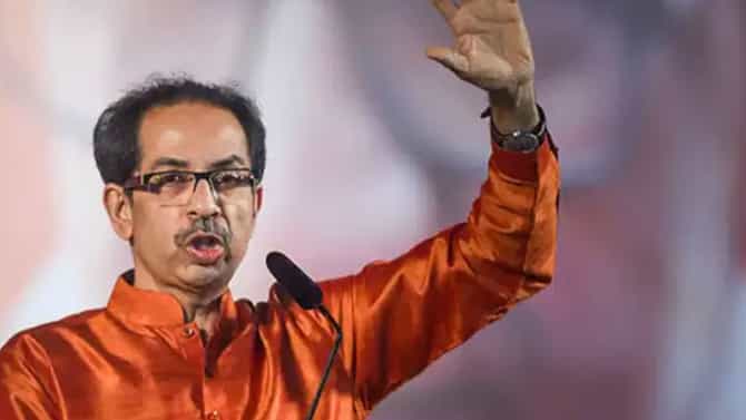 शिवसेना ठाकरे गटाच्या 3 बंडखोर खासदारांचा मोठा निर्णय, दिल्लीहून पुन्हा परतणार, थेट खासगी विमानाने..., मोठी बातमी समोर