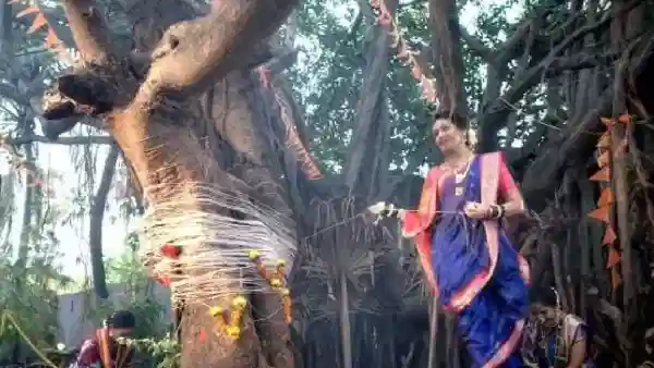 Vat Purnima 2026: वटपौर्णिमा पूजा किती वाजता करावी? या दोन तासात चुकूनही करु नका