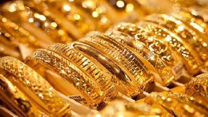 Gold Price Today: सोन्याने पुन्हा उडवली झोप, वीकेंड जवळ येतानाच सराफा बाजारात मोठी घडामोड; 10 ग्रॅम सोनं..