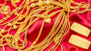 Gold Price Today : सोन्याचा दिलासाच नाही, किमतींनी आणखी वाढवली धडधड; आजचे 10 ग्रॅमचे दर वाचून..