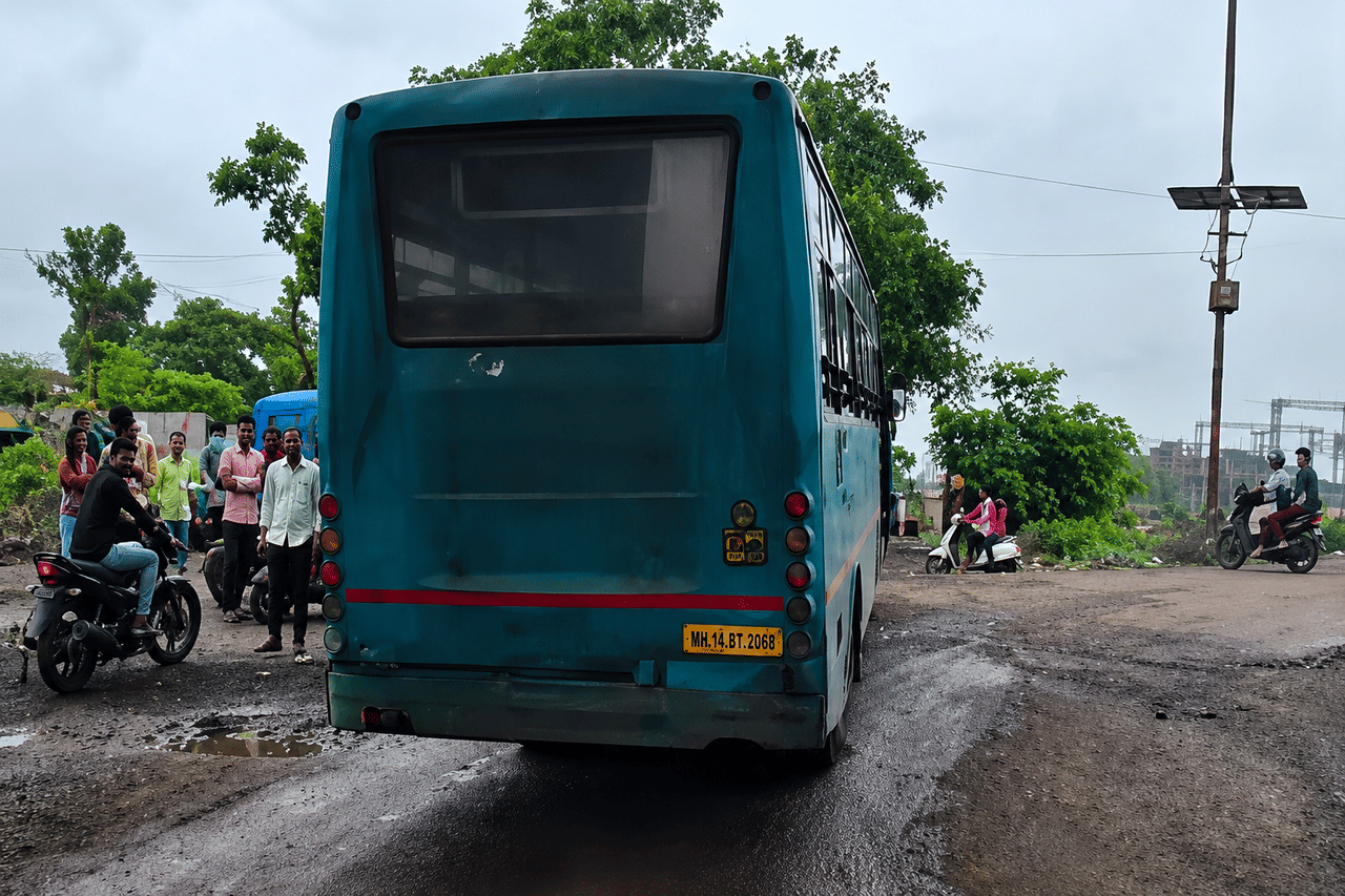 Roha Accident | खड्ड्यांनी घेतला आणखी एक बळी! रोहा उड्डाण पुलावर पोलीस पाटलाचा जागीच मृत्यू