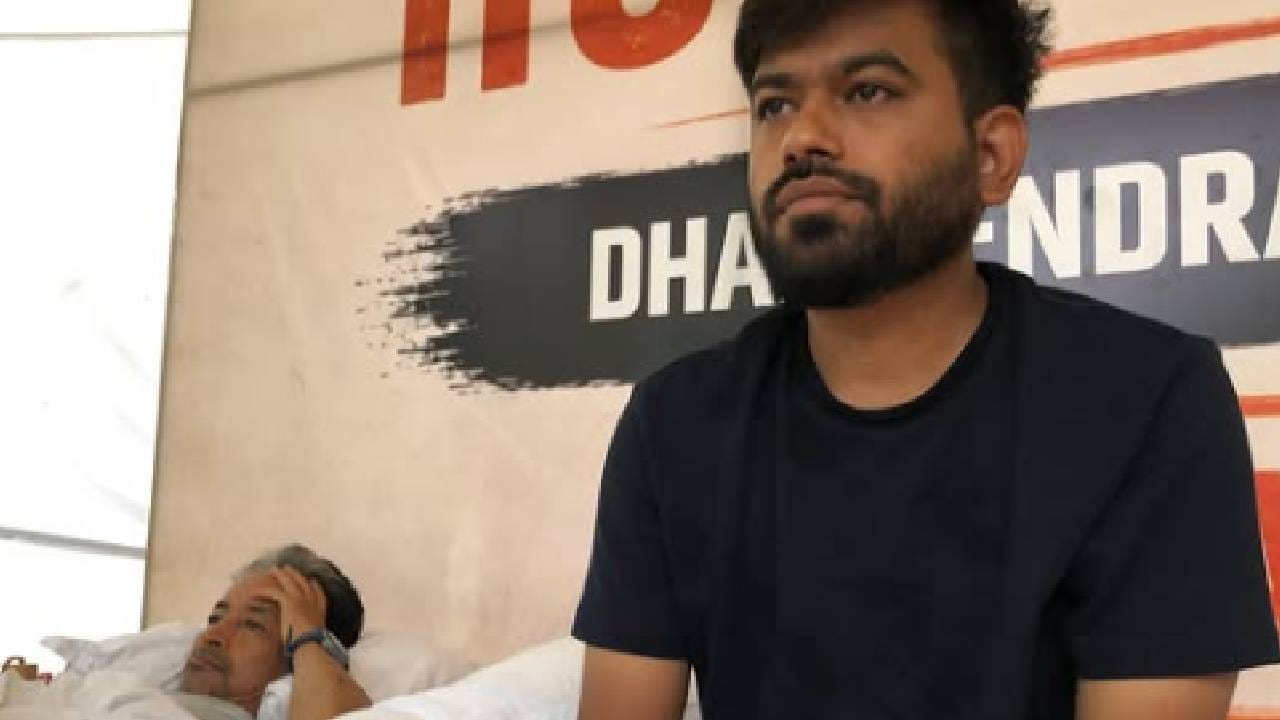 दुसरीकडे, प्रियंका चोप्रा हिच्या इंस्टाग्राम अकाउंटवर 92.8 मिलियन फॉलोअर्स असून, ती केवळ सुमारे 650 अकाउंट्स फॉलो करतात. तिच्या या निवडक Following यादीत अभिजीत दिपके यांचे नाव दिसल्याने त्यांच्या लोकप्रियतेची चर्चा आता बॉलिवूडपर्यंत पोहोचल्याचे बोलले जात आहे.