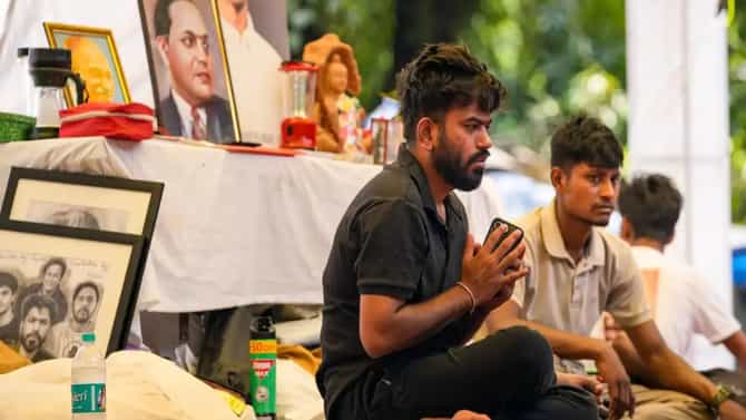 अभिजीत दिपकेने सोडले जंतर मंतर, तापाने फणफण..
