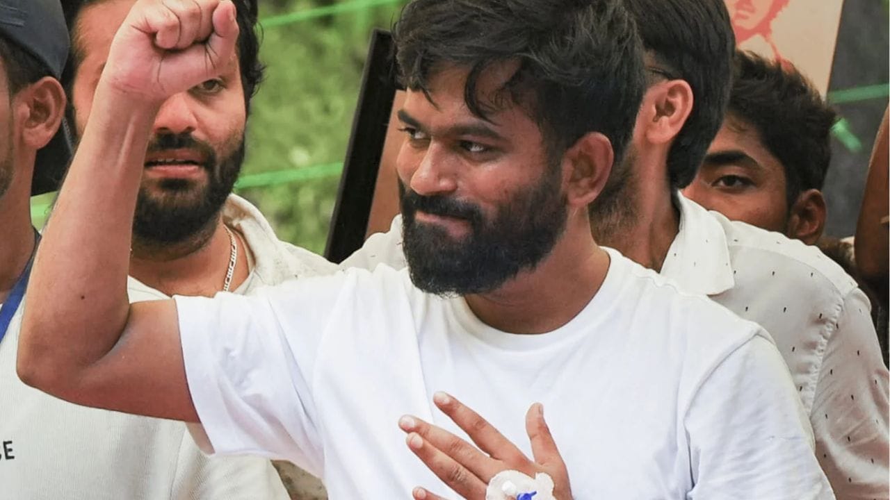 अमेरिकेतून भारत गाठला, पहिले आंदोलन फ्लॉप, 37 दिवसात पालटला गेम, जाणून घ्या अभिजीत दिपकेबद्दल सर्वकाही.. अमेरिकेतून भारत गाठला, पहिले आंदोलन फ्लॉप, 37 दिवसात पालटला गेम, जाणून घ्या अभिजीत दिपकेबद्दल सर्वकाही..