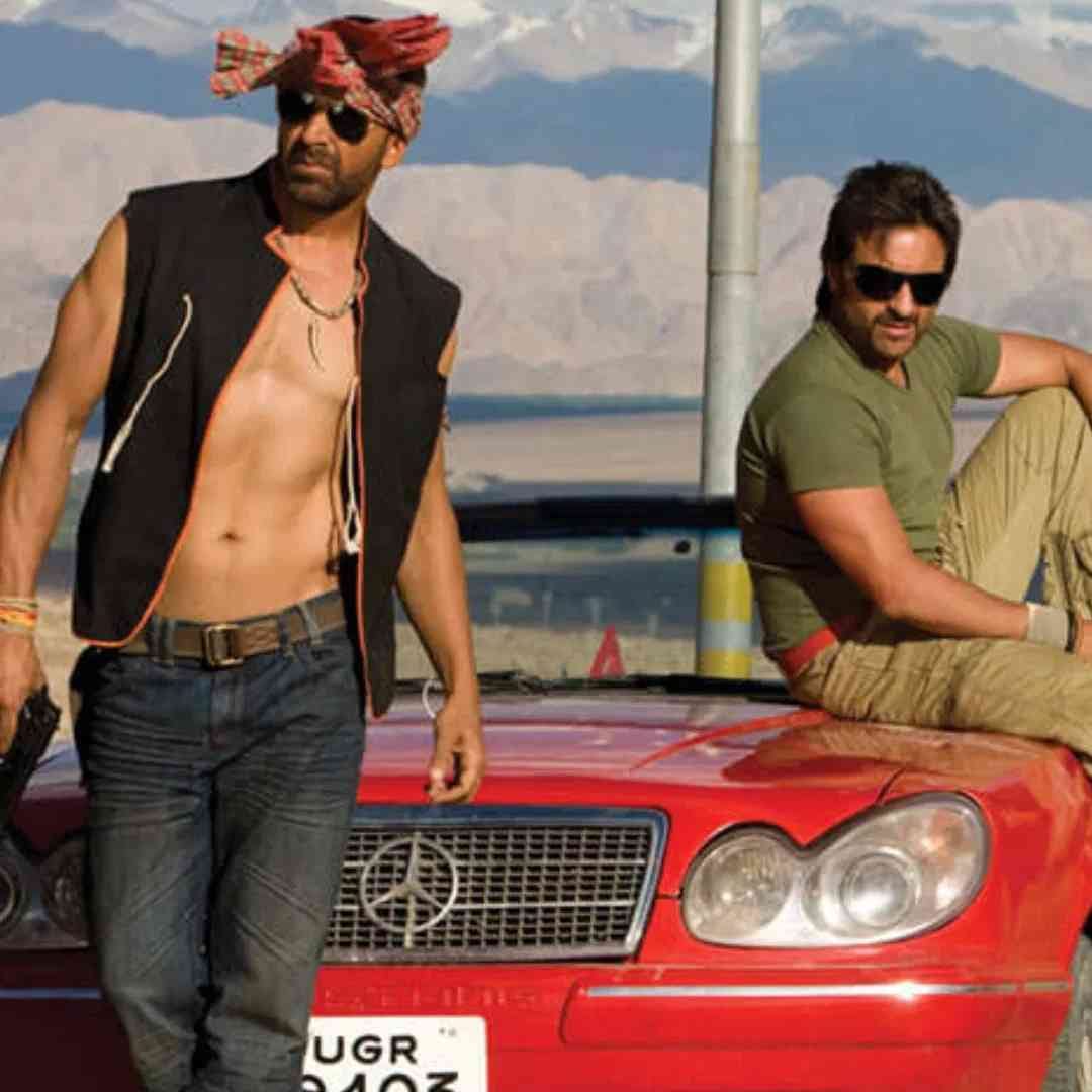 बॉलिवूडचा खेळाडू अक्षय कुमारचे यावर्षी दोन चित्रपट रिलीज झाले आहेत. यात पहिला 'भूत बंगला' आणि दुसरा 'वेलकम टू द जंगल'. दोन्ही चित्रपट बॉक्स ऑफिसवर हिट ठरले.