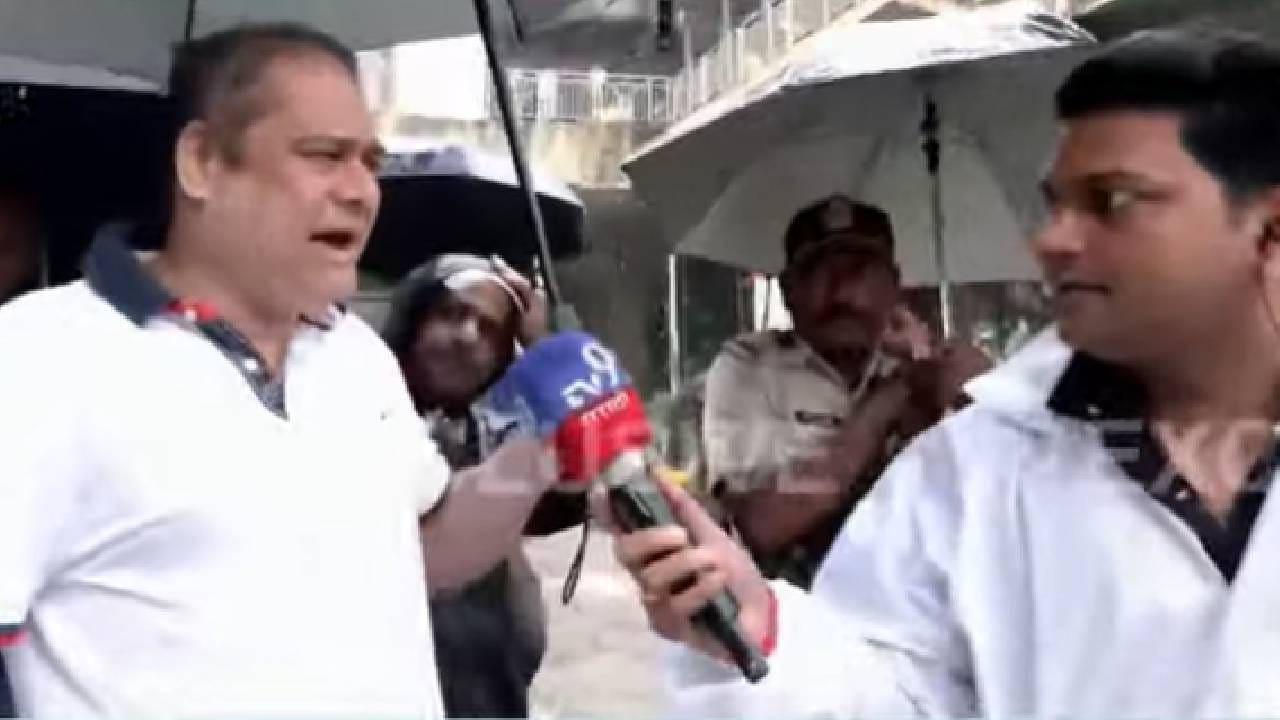 पुढे अमित साटम म्हणाले, विरोधी नेते टीका करतायेत त्या विरोधी नेत्यांनीच पंचवीस वर्षे मुंबई शहरावर राज्य केले आहे आणि पंचवीस वर्षामध्ये मुंबईच्या पावसामध्ये कॉम्प्रेहेंसीव्ह सोल्यूशन न काढल्यामुळे ही आजची परिस्थीती निर्माण झाली आहे. आता मुंबईच्या महानगरपालिकेने आयआयटी बॉम्बे बरोबर  कॉम्प्रेहेंसीव्ह प्रस्ताव तयार केला आहे. केंद्र शासनासमोर सादर केला आहे. केंद्र शासन त्याला 60 टक्के पेक्षा जास्त निधी हा महानगर पालिकेला देणार आहे. हा प्रोजेक्ट  कॉम्प्रेहेंसीव्ह फ्लडिंग मेजरचा झाल्याशिवाय मुंबई शहरामध्ये पाऊस असताना, हाय टाईड असताना, हेवी पाऊस असताना त्यावेळी जे पाणी साचते तो पर्यंत हे  कॉम्प्रेहेंसीव्ह सोल्यूशन आल्याशिवाय याच्यातून आपल्याला या ठिकाणी विश्रांती मिळणार नाही.