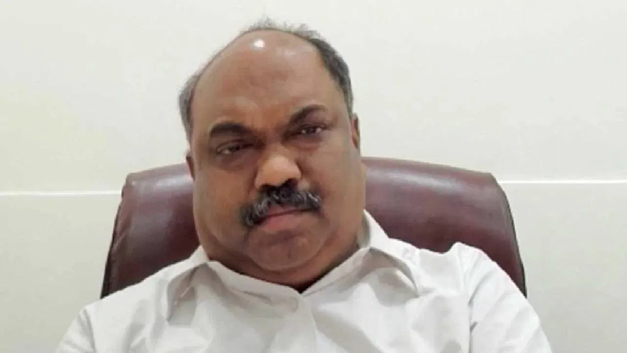 अनिल परब यांना मोठा दिलासा, 'त्या' मारहाण प्रकरणातून निर्दोष मुक्तता अनिल परब यांना मोठा दिलासा, 'त्या' मारहाण प्रकरणातून निर्दोष मुक्तता