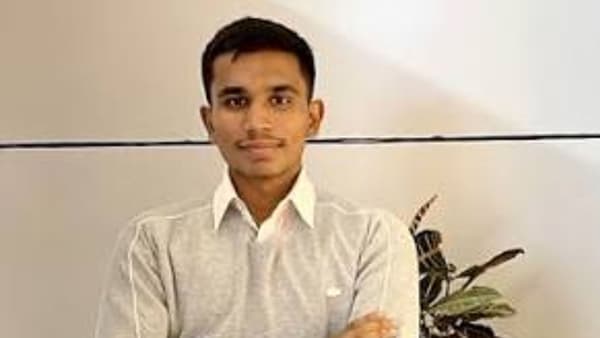 खिशात 3000... 19 व्या वर्षी उभं केलं 500000000 रुपयांचे साम्राज्य, जेन झी पिढीतल्या युवा उद्योजकाची तुफान चर्चा