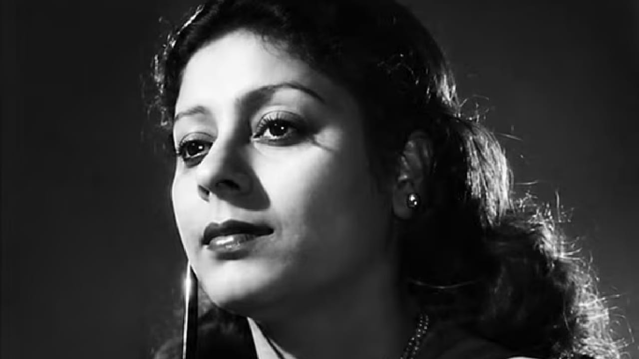 1930 आणि 1940 च्या दशकात कानन देवी या सर्वाधिक लोकप्रिय आणि सर्वाधिक मानधन घेणाऱ्या अभिनेत्री होत्या. उपलब्ध माहितीनुसार, त्या एका चित्रपटासाठी तब्बल 5 लाख रुपये, तर एका गाण्यासाठी 50 हजार ते 1 लाख रुपये मानधन घेत असत.