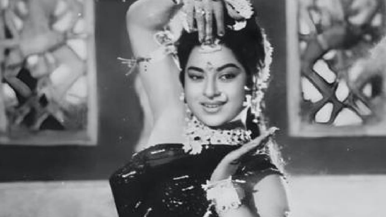 हिंदी चित्रपटसृष्टीत अनेक कलाकार येतात, यशाच्या शिखरावर पोहोचतात आणि काळाच्या ओघात विस्मृतीत जातात. मात्र काही कलाकारांनी साकारलेल्या भूमिका प्रेक्षकांच्या मनावर इतक्या खोलवर कोरल्या जातात की, त्या त्यांच्या ओळखीचाच भाग बनतात.