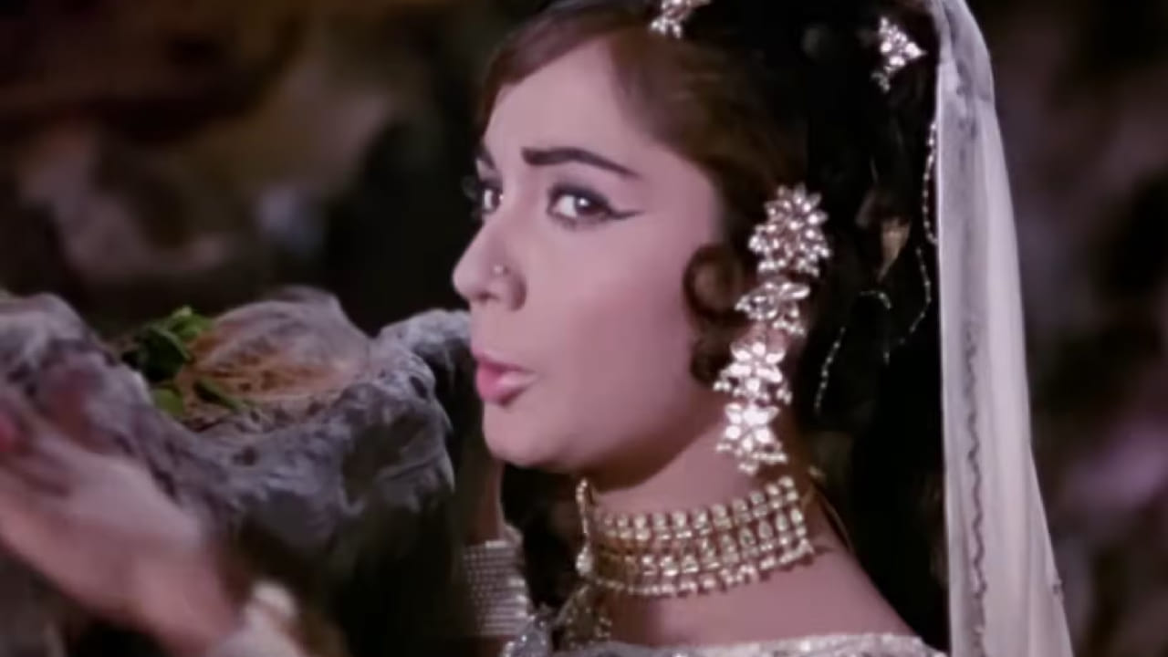 सुमारे 75 लाख रुपयांच्या बजेटमध्ये तयार झालेल्या या चित्रपटाने बॉक्स ऑफिसवर अंदाजे 1.5 कोटी रुपयांची कमाई करत मोठे यश मिळवले. 1964 मधील सर्वाधिक कमाई करणाऱ्या चित्रपटांमध्ये त्याचा पाचवा क्रमांक होता. 