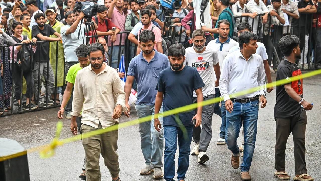 मोठी बातमी! अभिजीत दिपकेसह CJP च्या सर्व सदस्यांना होणार अटक? कुणाचा दावा, कुणाचे इनपूट, एकच खळबळ मोठी बातमी! अभिजीत दिपकेसह CJP च्या सर्व सदस्यांना होणार अटक? कुणाचा दावा, कुणाचे इनपूट, एकच खळबळ