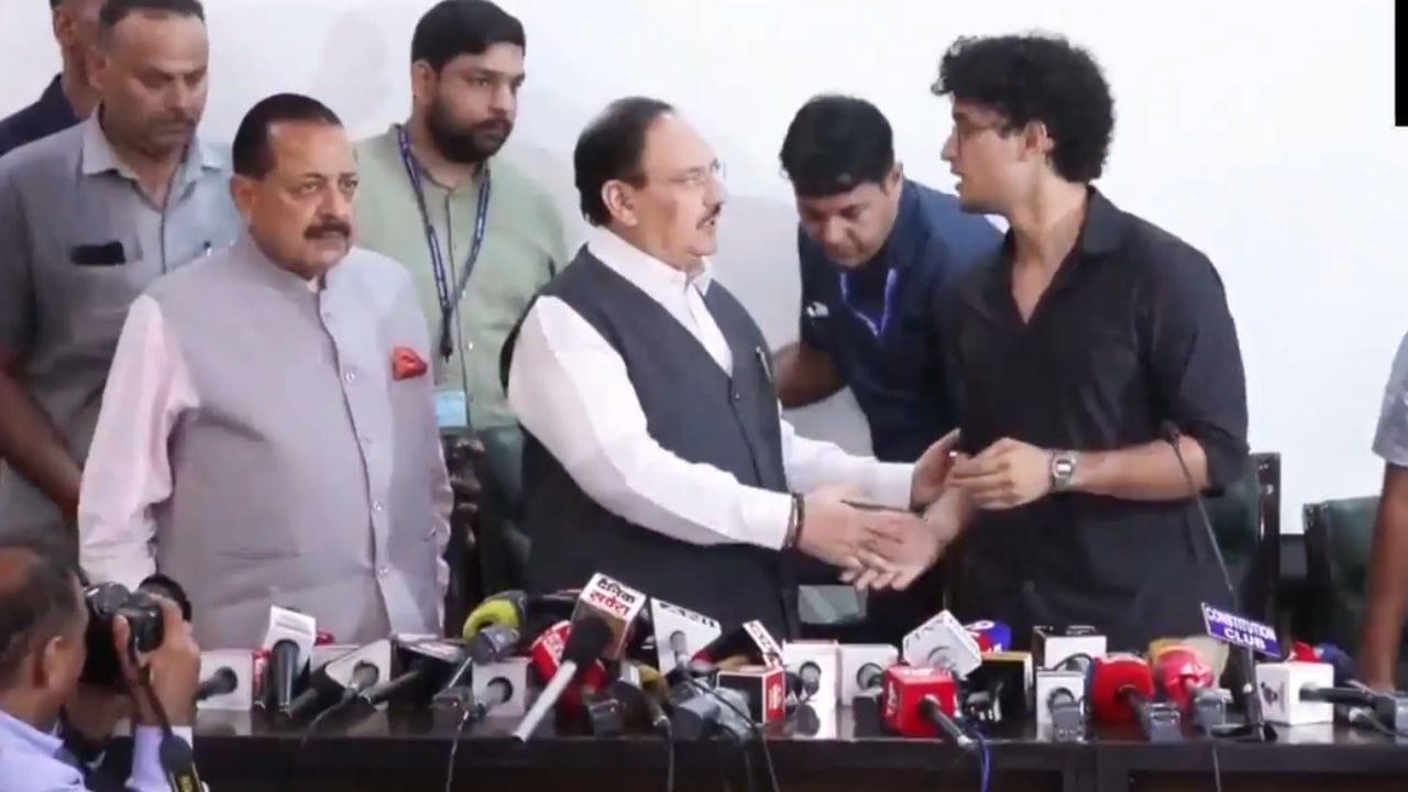 सर्वात मोठा विजय... सर्व मान्य आहे... मंत्र्यांनीच येऊन सांगितलं; अखेर आंदोलन मागे सर्वात मोठा विजय... सर्व मान्य आहे... मंत्र्यांनीच येऊन सांगितलं; अखेर आंदोलन मागे