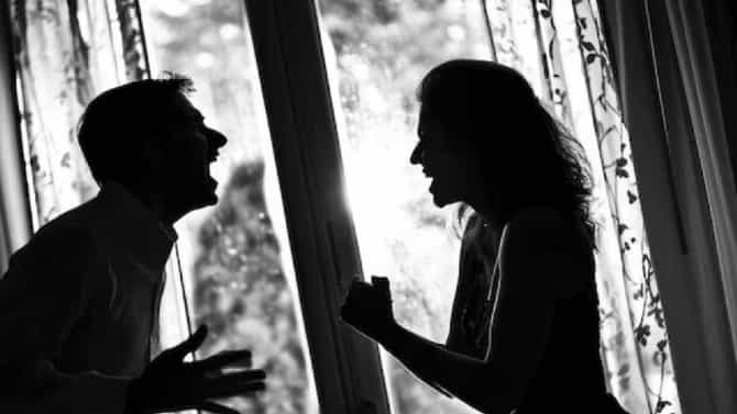 धक्कादायकच! भांडणाचं कारण क्षुल्लक होतं, बायकोने मोबाईल फेकून मारला, डोक्यावर लागताच नवऱ्याचा तडफडून मृत्यू; कुठे घडलं?
