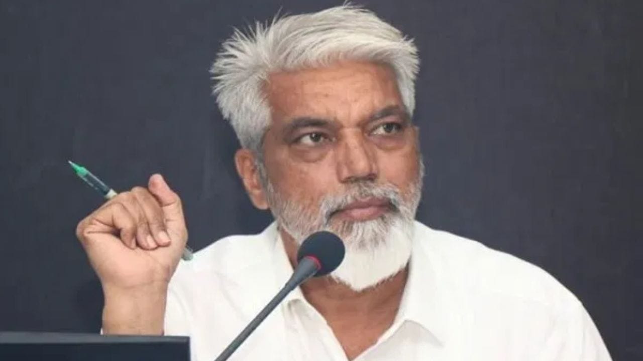 TET पेपरफुटी प्रकरण : सम्यक विद्यार्थी आंदोलनाच्या लढ्याला यश; शिक्षणमंत्री दादा भुसे यांनी मान्य केल्या मागण्या! TET पेपरफुटी प्रकरण : सम्यक विद्यार्थी आंदोलनाच्या लढ्याला यश; शिक्षणमंत्री दादा भुसे यांनी मान्य केल्या मागण्या!