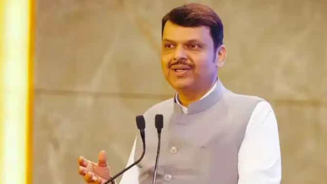 धर्मेंद्र प्रधान यांनी राजीनामा देताच फडणवीस थेट दिल्लीमध्ये, नेमकं काय घडतंय? मुख्यमंत्र्यांचं राजधानीमधून पहिलं ट्विट