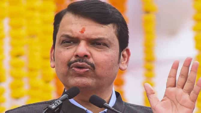 Devendra Fadnavis : मी मुंबईत आहे, महाराष्ट्रातच राहणार - देवेंद्र फडणवीस