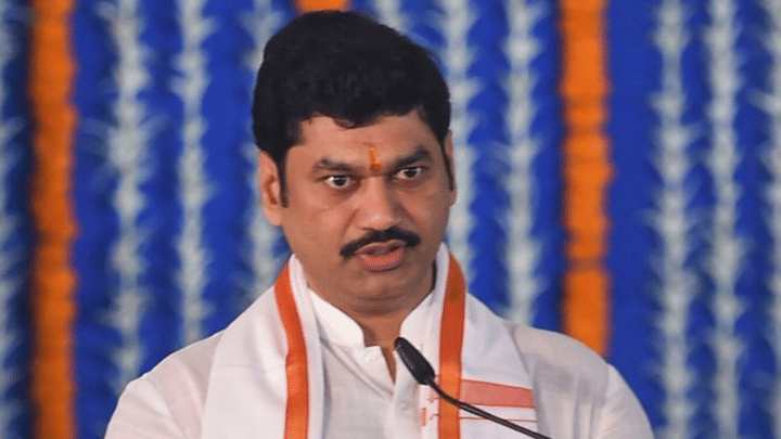 Dhananjay Munde | थेट भावी कॅबिनेट मंत्री... बीडमधील मुंडेंच्या बॅनर्सची जोरदार चर्चा, तुम्ही पाहिलंत का? Dhananjay Munde | थेट भावी कॅबिनेट मंत्री... बीडमधील मुंडेंच्या बॅनर्सची जोरदार चर्चा, तुम्ही पाहिलंत का?
