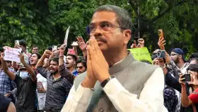 शुक्रवारी रात्रीच... प्रधान यांच्या राजीनाम्या मागच्या घडामोडी समोर.
