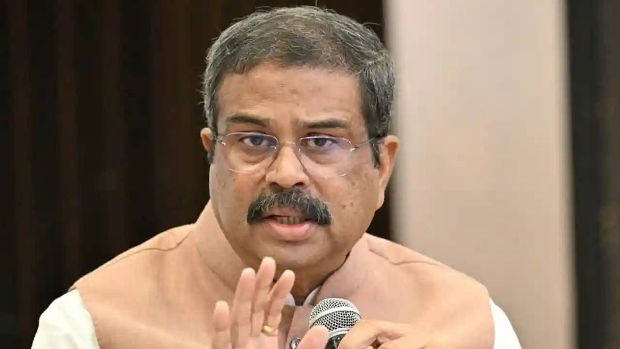 Dharmendra Pradhan: केंद्रीय शिक्षणमंत्री धर्मेंद्र प्रधान स्वत: किती शिकले? - Marathi News | Know about Union Education Minister Dharmendra Pradhan educational qualification and other details | TV9 Marathi