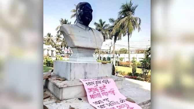 बंगालमध्ये राजकारण पेटले... 125 व्या जयंतपूर्वीच वातावरण तापले, कोलकत्त्यात डॉ. श्यामा प्रसाद मुखर्जी यांच्या स्मारकाची तोडफोड