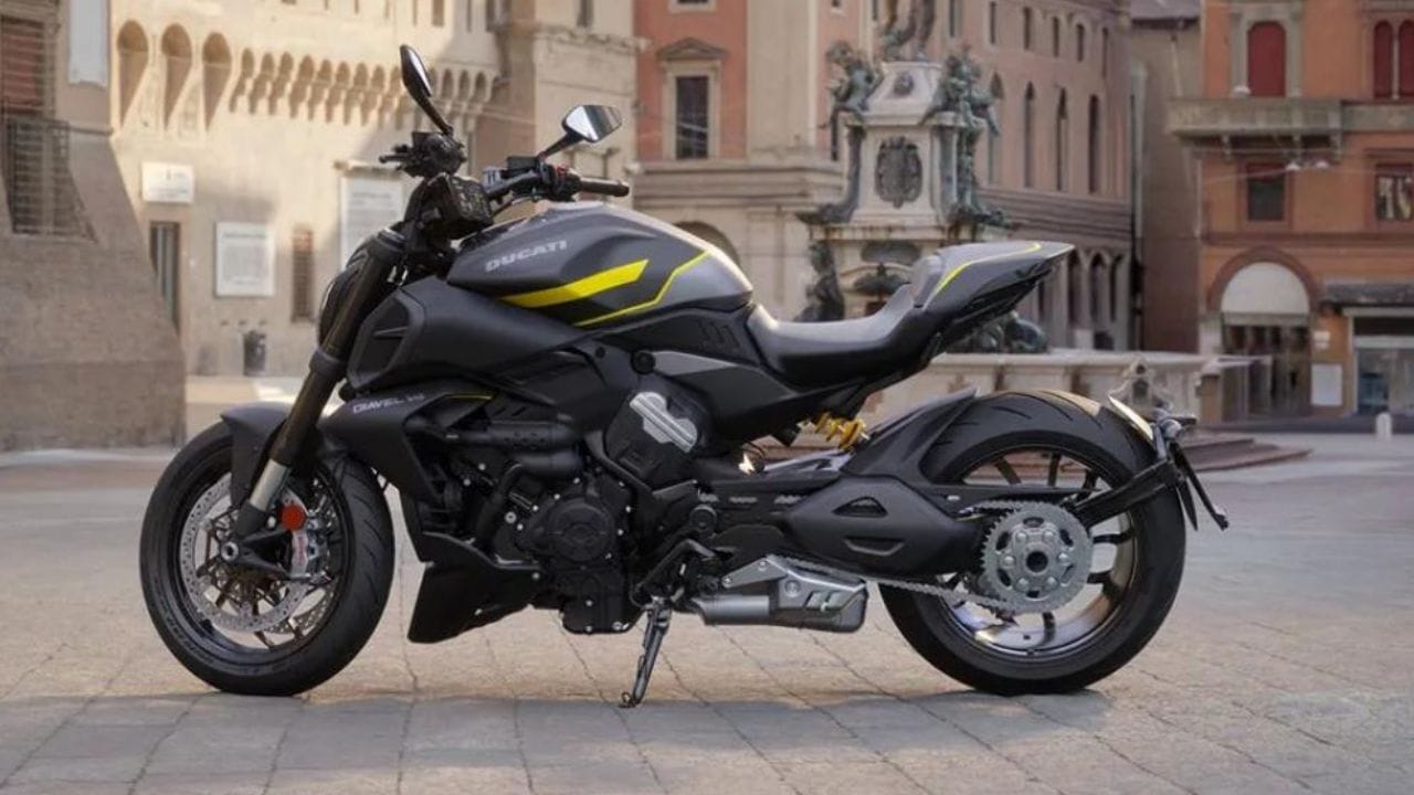 डुकाटीची मस्क्युलर 'Diavel V4 Black Roadster' बाईक भारतात लाँच; किंमत 29.98 लाख डुकाटीची मस्क्युलर 'Diavel V4 Black Roadster' बाईक भारतात लाँच; किंमत 29.98 लाख