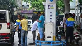 जवळचा मित्र असूनही पेट्रोलच्या बाबतीत भूतानने भारताला दिला मोठा धक्का.