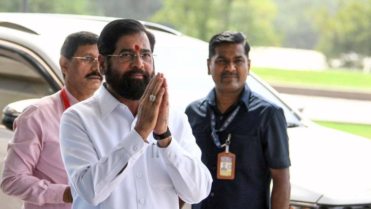 एकनाथ शिंदे दिल्ली दाैऱ्यावर, ओमराजे निंबाळकर की संजय जाधव कोणाला मिळणार मंत्रिपद, घडामोडींना वेग.. एकनाथ शिंदे दिल्ली दाैऱ्यावर, ओमराजे निंबाळकर की संजय जाधव कोणाला मिळणार मंत्रिपद, घडामोडींना वेग..