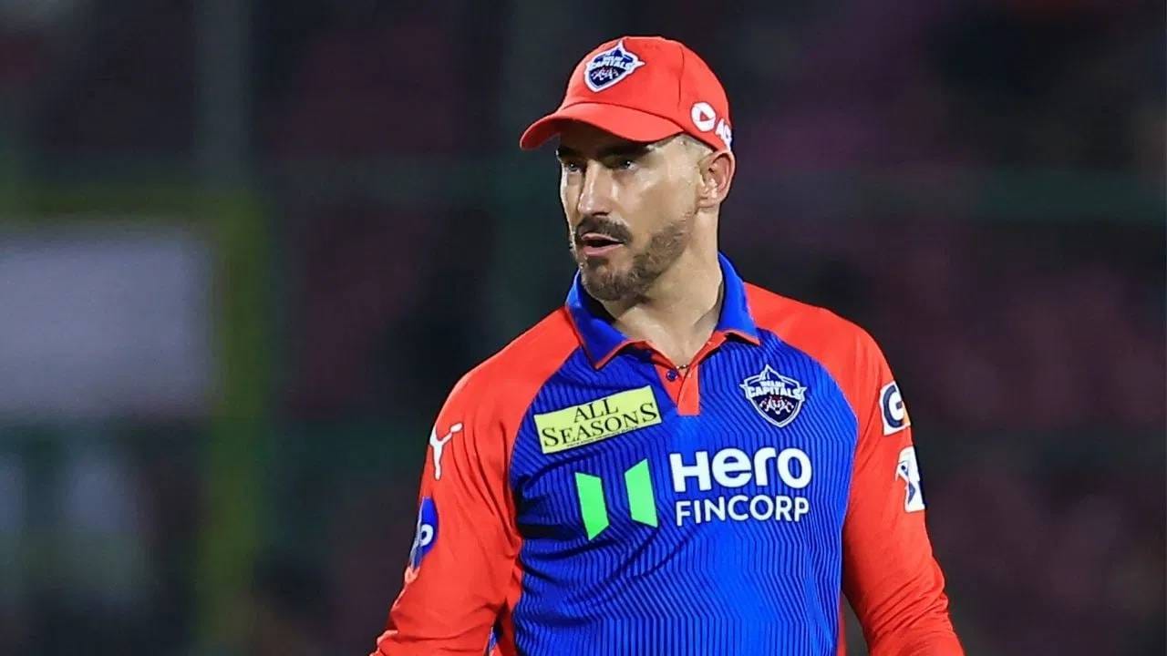 स्कॉटलँड, आयर्लंड आणि नेदरलँड क्रिकेट बोर्डाने एकत्रितपणे या नव्या टी20 लीग स्पर्धेचं आयोजन केलं आहे. यात दक्षिण अफ्रिकेचा स्टार क्रिकेटपटू फाफ डुप्लेसी नेदरलँडची फ्रेंचायझी रॉटरडम डॉकर्सचा सहमालक आहे. (Photo: PTI)