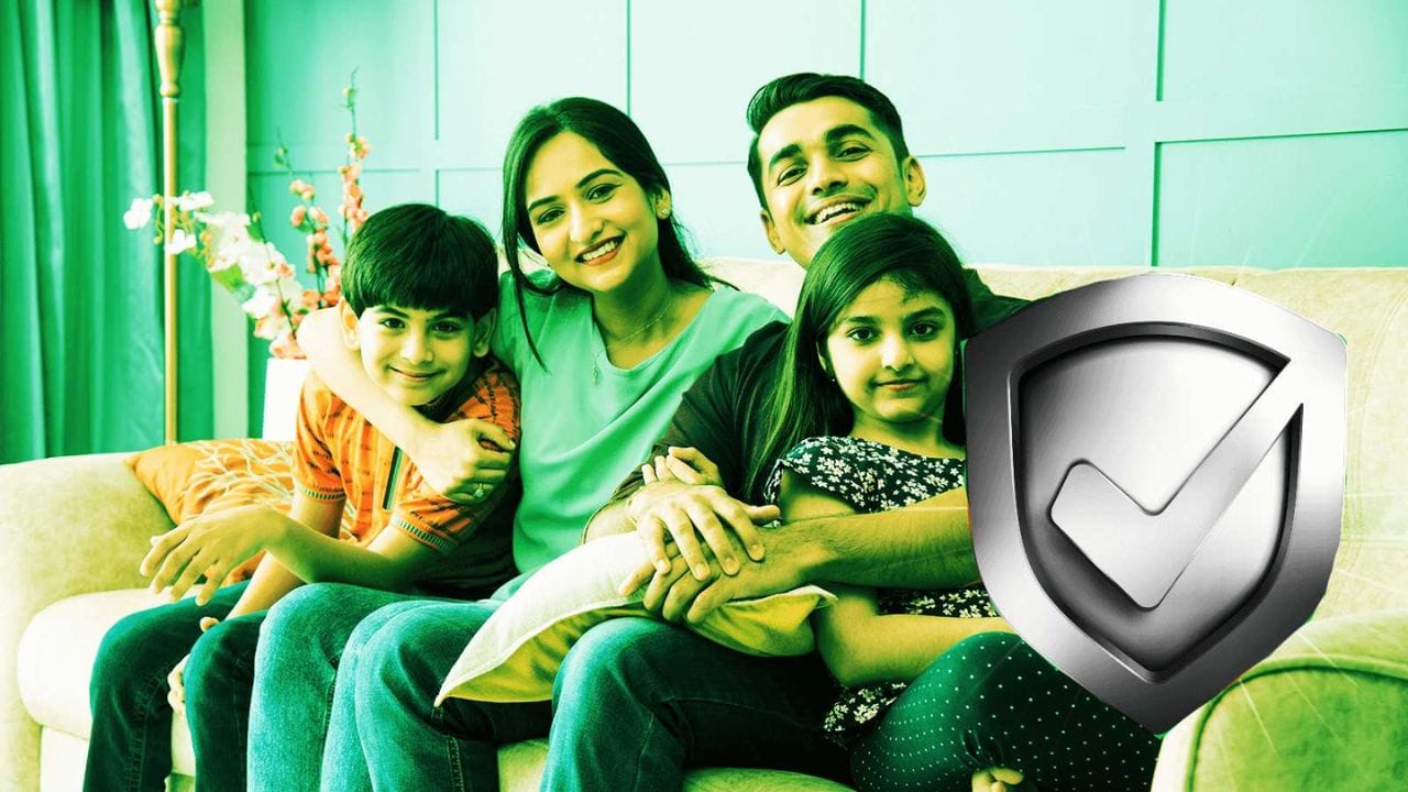 चार जणांच्या कुटुंबासाठी किती रुपयांचा हेल्थ इन्शुरन्स पुरेसा? जाणून घ्या योग्य विमा कवच निवडण्याची पद्धत चार जणांच्या कुटुंबासाठी किती रुपयांचा हेल्थ इन्शुरन्स पुरेसा? जाणून घ्या योग्य विमा कवच निवडण्याची पद्धत