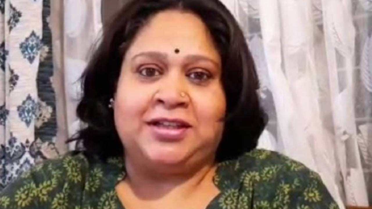 ‘राजश्री मराठी’ला दिलेल्या मुलाखतीत गार्गी फुले म्हणाल्या मी आधीही एक-दोन मुलाखतींमध्ये सांगितले आहे की रीलस्टार हे कलाकार नाहीत. ते फक्त स्टार आहेत. फॉलोअर्सची संख्या पाहून काही वाहिन्यांनी त्यांना कामे दिली पण त्यामुळे ते कलाकार होत नाहीत. यासाठी मी खूप ट्रोलिंगला सामोरे गेले. अनेकजण म्हणाले की आम्ही कंटेंट तयार करतो त्यात मेहनत नसते का?