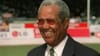 Garry Sobers: जर्मनीच्या सैनिकांनी वडिलांना मारलं, लहानपणी कापली दोन बोटं! सोबर्स यांच्या 5 गोष्टी.