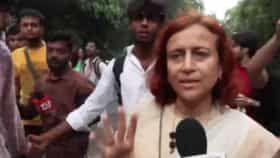 संसदेकडे निघताना सोनम वांगचूक यांच्या पत्नीचं महत्वाचं विधान.