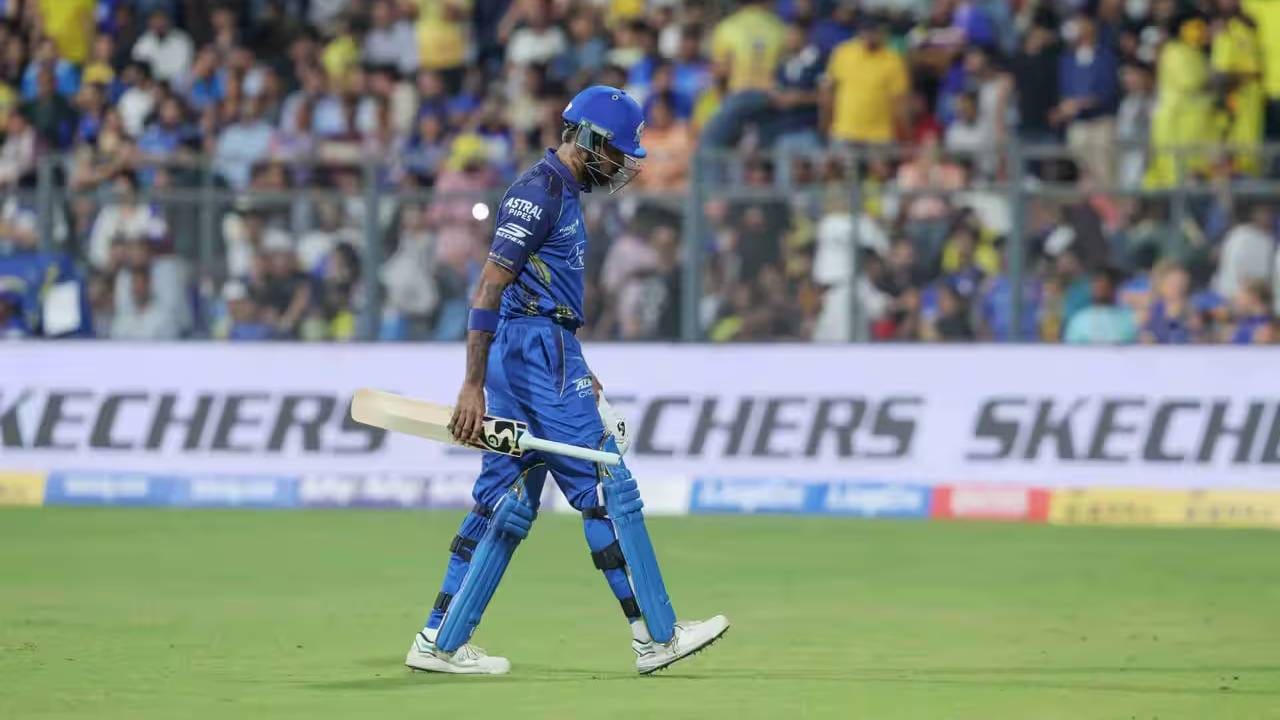 चेन्नई सुपर किंग्सने सर्व दावे फेटाळून लावले आहेत. फ्रेंचायझीचे सीईओ कासी विश्वनाथन यांनी जारी केलेल्या निवेदनात म्हटले आहे की, सीएसकेने हार्दिक पांड्याबाबत कोणतीही चर्चा केलेली नाही आणि संघाची सध्या तशी कोणतीही योजना नाही. (Photo: IPL/BCCI)